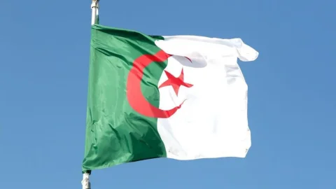 الجزایر روابط دیپلماتیک خود را با امارات قطع کرد