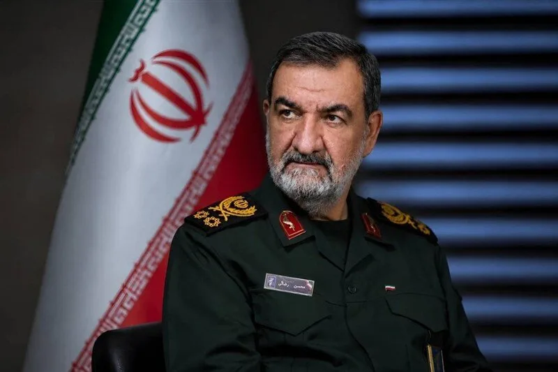 محسن رضایی در واکنش به تحریم هوایی: فرودگاههایتان پرواز نخواهد داشت