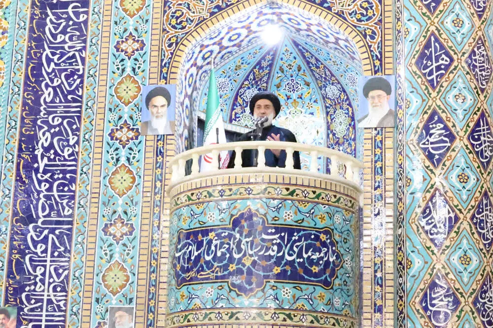 امام جمعه شهرکرد: آمریکا به اهداف نظامی خود در جنگ با ایران دست نیافت