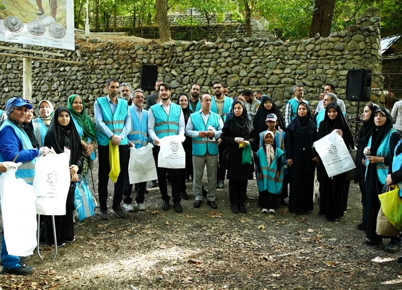 محمدصابر باغخانیپور: فعالان محیط زیست مسیر درکه را پاکسازی کردند
