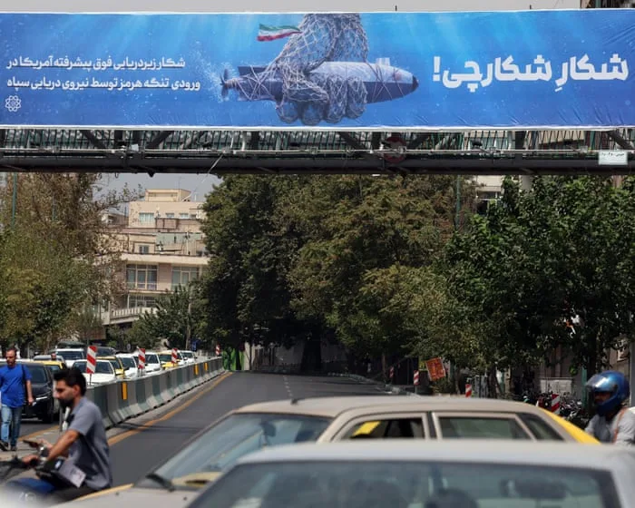 حمله ایران به ۱۰ کشتی در تنگه هرمز؛ واکنش به حملات آمریکا