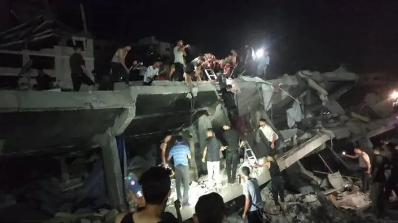 Building Collapse in Gaza Claims 9 Lives and Leaves 14 Injured