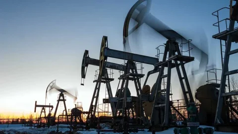 قیمت نفت WTI به 100 دلار رسید؛ آیا این صعود ادامه‌دار خواهد بود؟