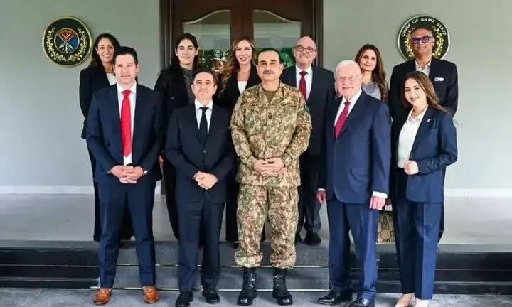 دیدار ناتالی بیکر با فرمانده ارتش پاکستان و نمایندگان یک شرکت دفاعی