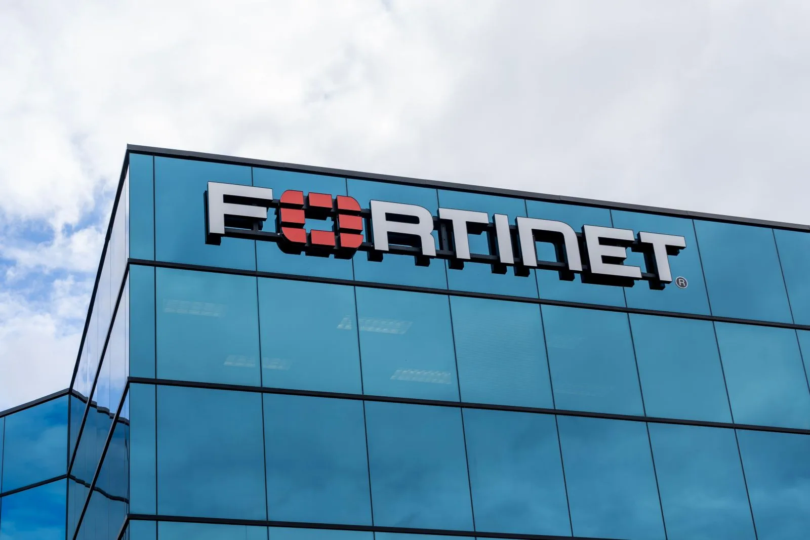 هل تجاوزت أسهم Fortinet مؤشر S&P 500؟