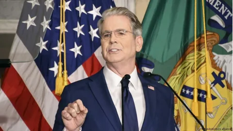 اسکات بسنت: تلاش‌ها برای منزوی کردن اقتصاد ایران به ثمر نشسته است