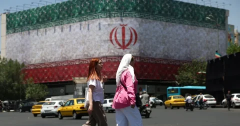 Qatarische Beamte in Teheran; Druck zur Förderung des Friedensprozesses