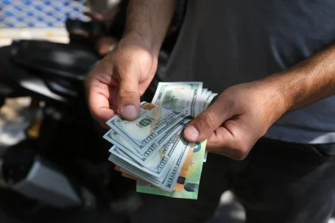 کاهش قیمت دلار و ابهام در مذاکرات ایران و آمریکا