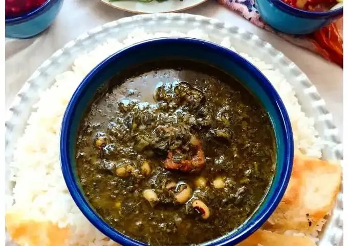 قورمه سبزی جنوبی با طعمی متفاوت و آغوشی گرم از عطرها