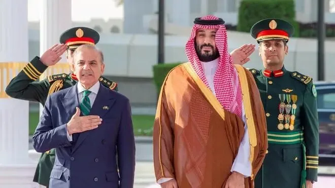 نشست فرماندهان نظامی عربستان سعودی، ترکیه و پاکستان درباره توافق دفاعی مشترک