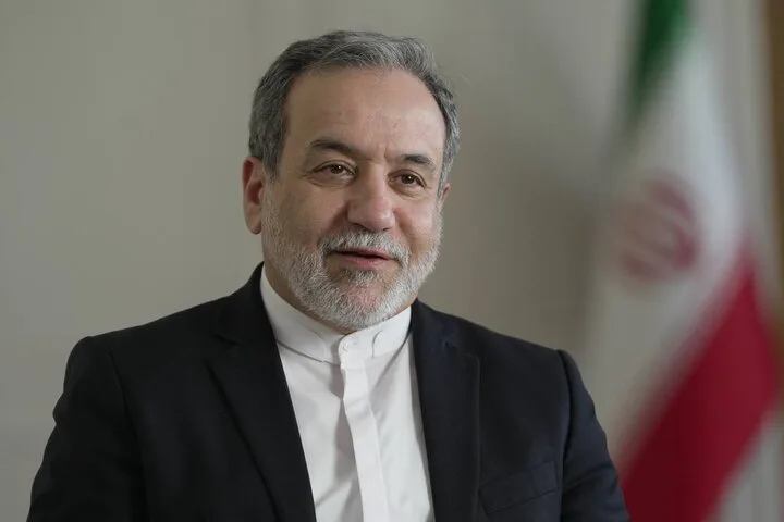 سيد عباس عراقچي بر اهميّة شراكة استراتيجيّة ايران والصين تأكيد کرد