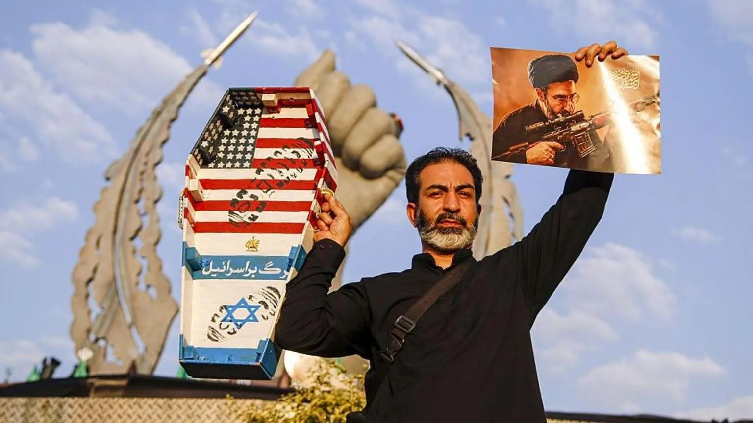 Who are the supporters of Iran's maximum pressure approach?