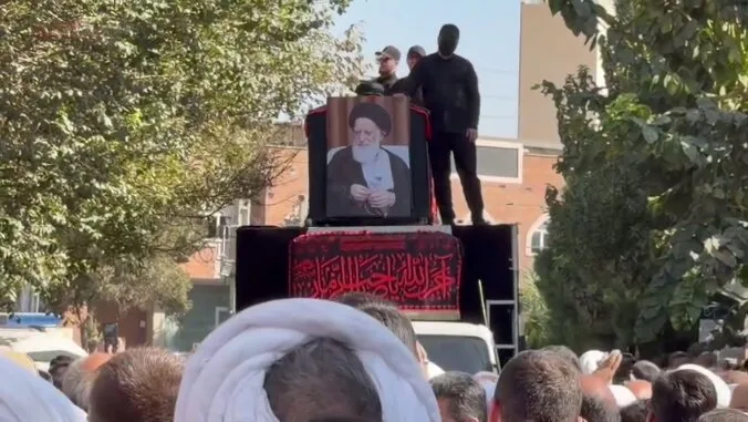 مردم در تشییع آیت‌الله العظمی شبیری زنجانی در قم حضور یافتند