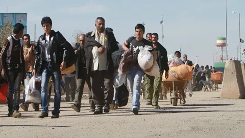بازگشت ۳۵۰ هزار مهاجر افغانستانی به وطنشان در سال جاری