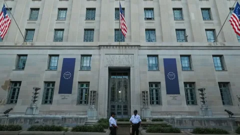Afghanische Frau, Opfer des speziellen Ausweisungsgerichts in den USA