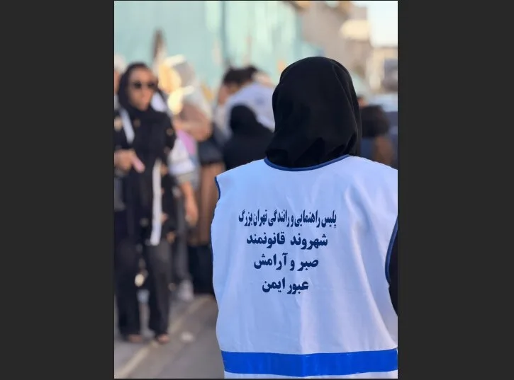حضور بانوان پلیس راهور در مقابل مدارس دخترانه تهران در آغاز سال تحصیلی