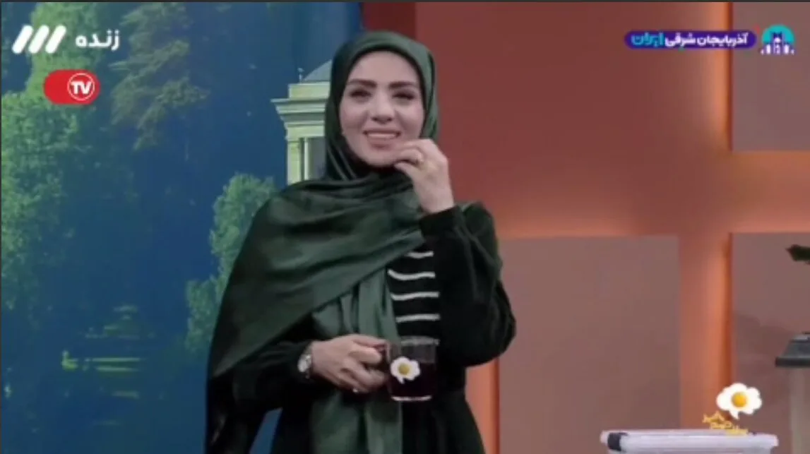 مجری برنامه تلویزیونی در پخش زنده با مار و عقرب مواجه شد