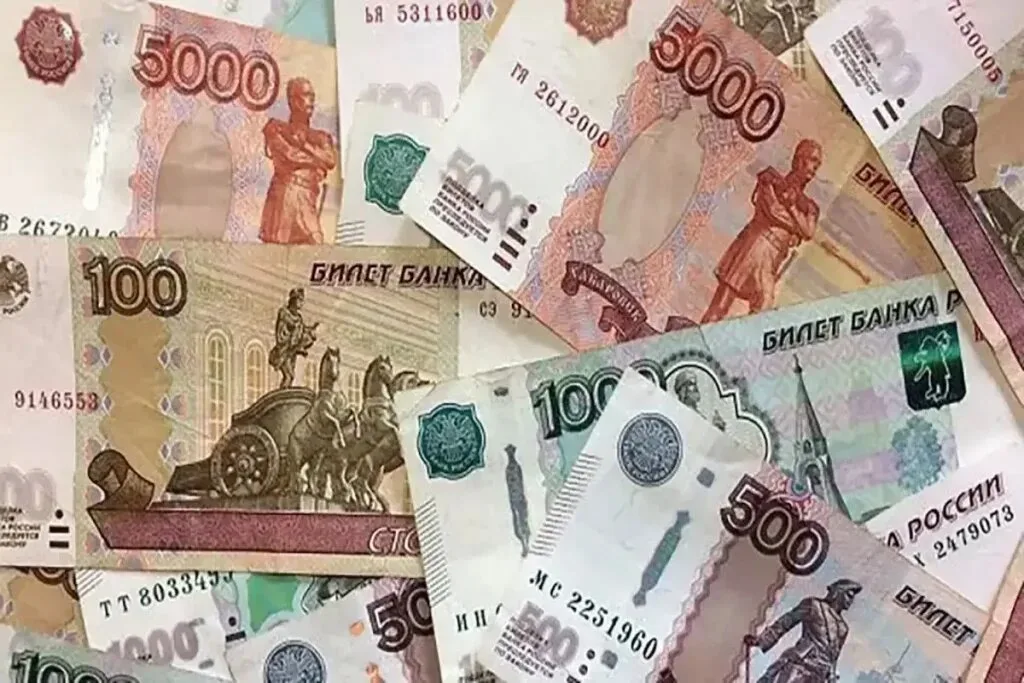 افزایش قیمت دلار، درهم، روبل و ین در مرکز مبادله ارز