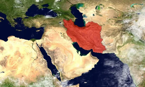 افزایش قیمت نفت خام: تنش‌های آمریکا و ایران هیچ نشانی از پایان ندارند