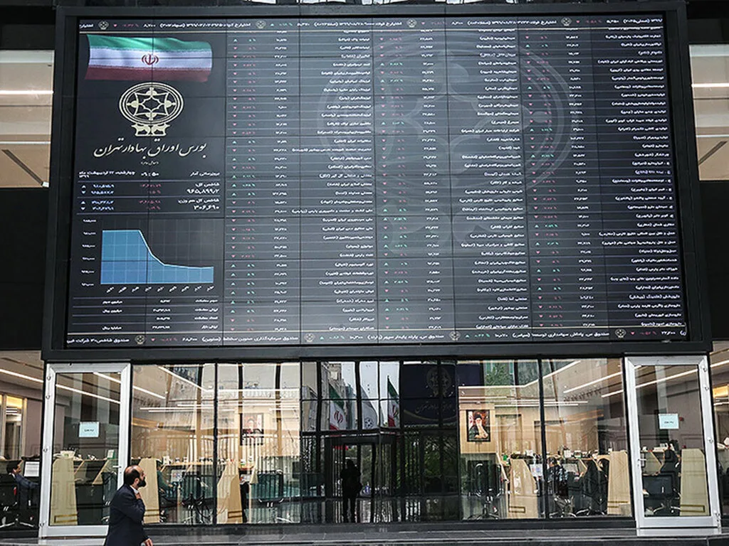 بورس تهران با رشد ۱۲۱ هزار واحدی در مسیر صعود قرار گرفت