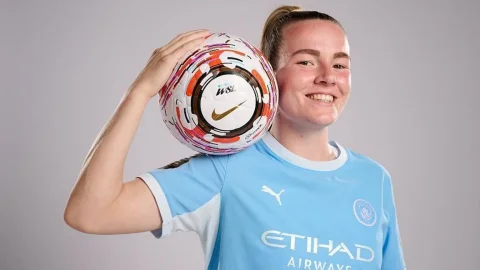 Lauren Hemp: Ein strahlendes Erbe mit 26 Jahren