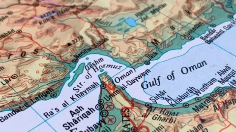 إيران وست دول عربية في صلالة؛ هل النجاح في المفاوضات ممكن؟