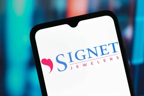 پرش ۲۰ درصدی سهام Signet Jewelers؛ بازار در شوک!