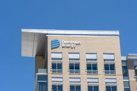 چرا سهام Dominion Energy در بالای صنعت خدمات عمومی قرار دارد؟