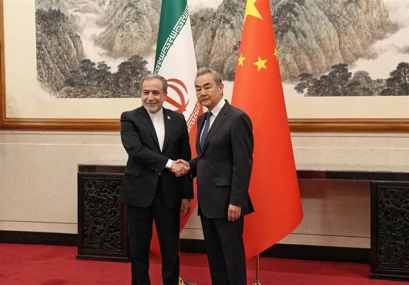 Wang Yi's Botschaft an Araghchi; Chinas Aufforderung an Iran und die USA zur Verringerung der Spannungen