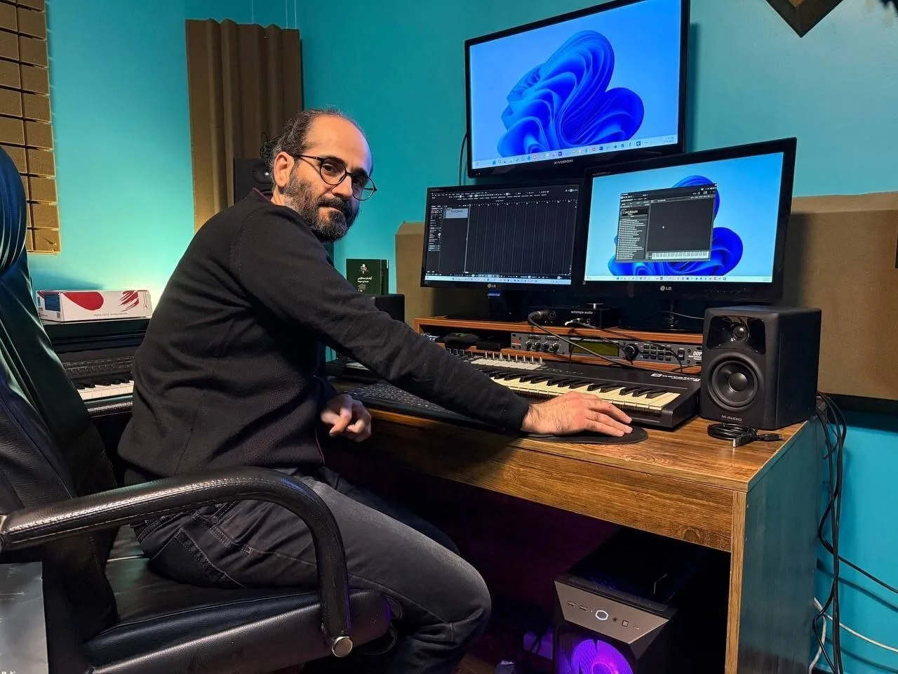 Amirhossein Samiei komponiert die Filmmusik für "Elf Jahre später" von Bahareh Rahnama