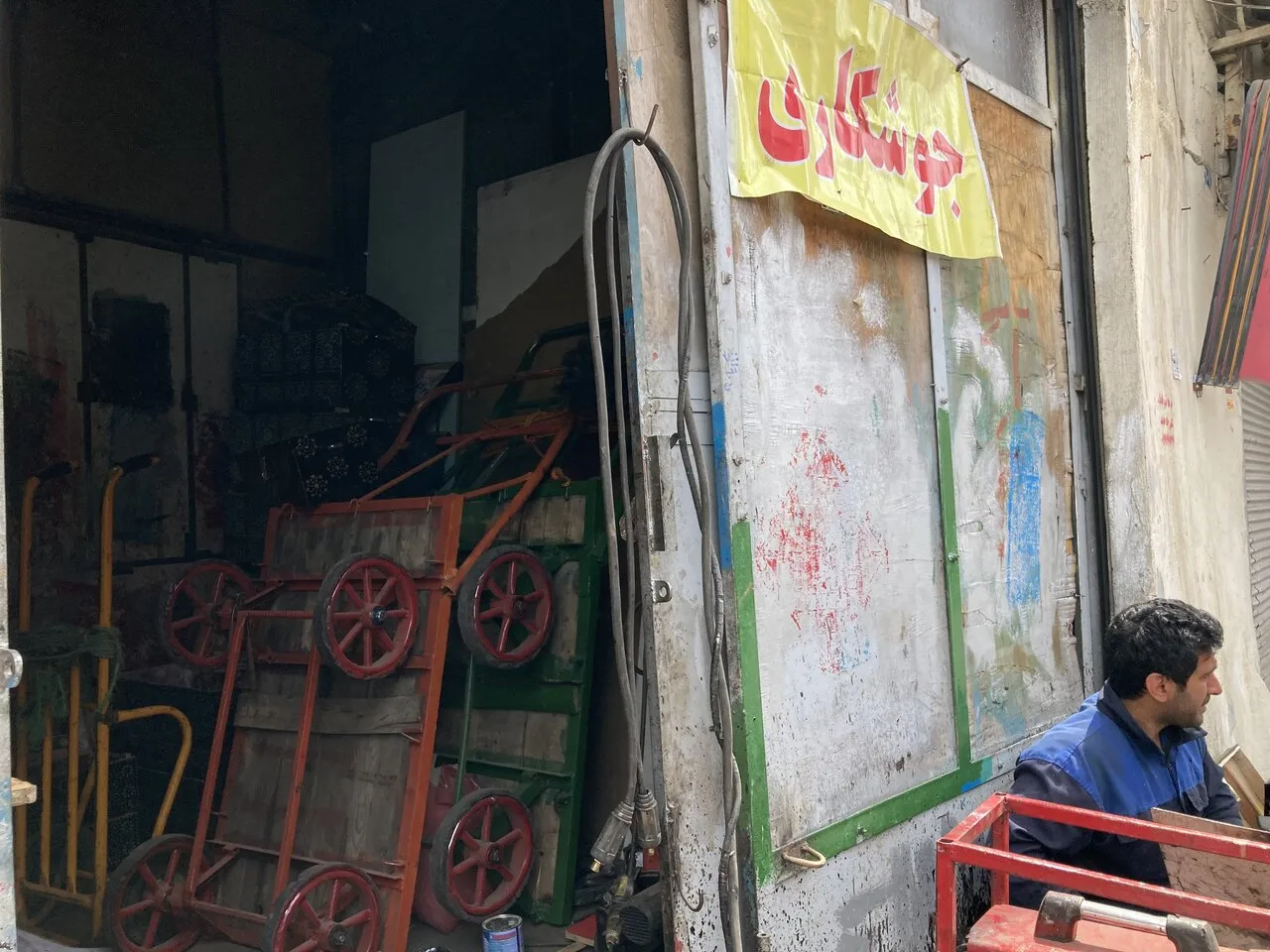 Fathollah Akbari und der Versuch, das Handwerk der Wagenbauer im Molavi-Markt am Leben zu erhalten