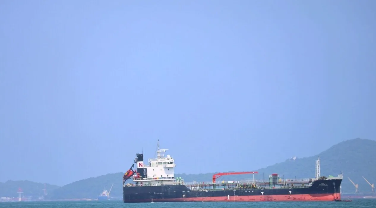 کریس رایت: افزایش جریان نفت در تنگه هرمز در راه است