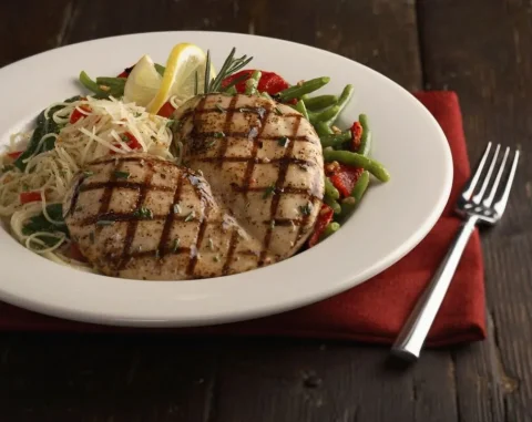 Hähnchensteak mit Sojasauce; ein köstliches Gericht für Partys