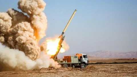 حمله به پرتابگرهای سپاه پاسداران؛ آغاز دور جدید تنش‌ها در تنگه هرمز