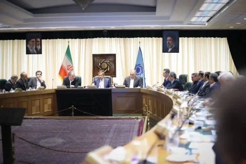 همتی: بانک‌ها باید با تراکنش‌های مشکوک جدی برخورد کنند