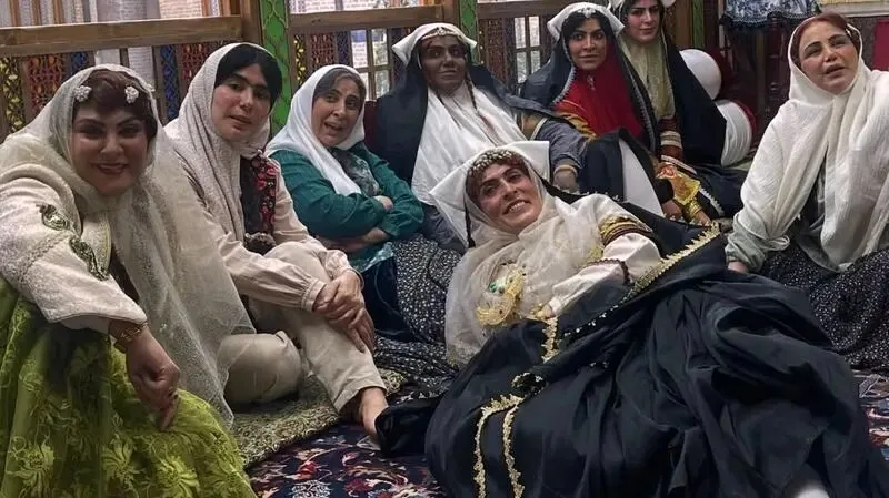 برادر نرگس آبیار در سریال بامداد خمار به ایفای نقش پرداخت