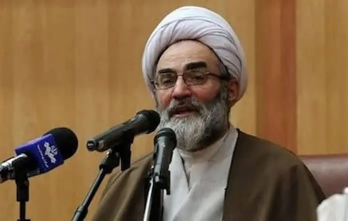 انتقاد نماینده ولی فقیه از تصدیگری دولت بر اقتصاد ایران