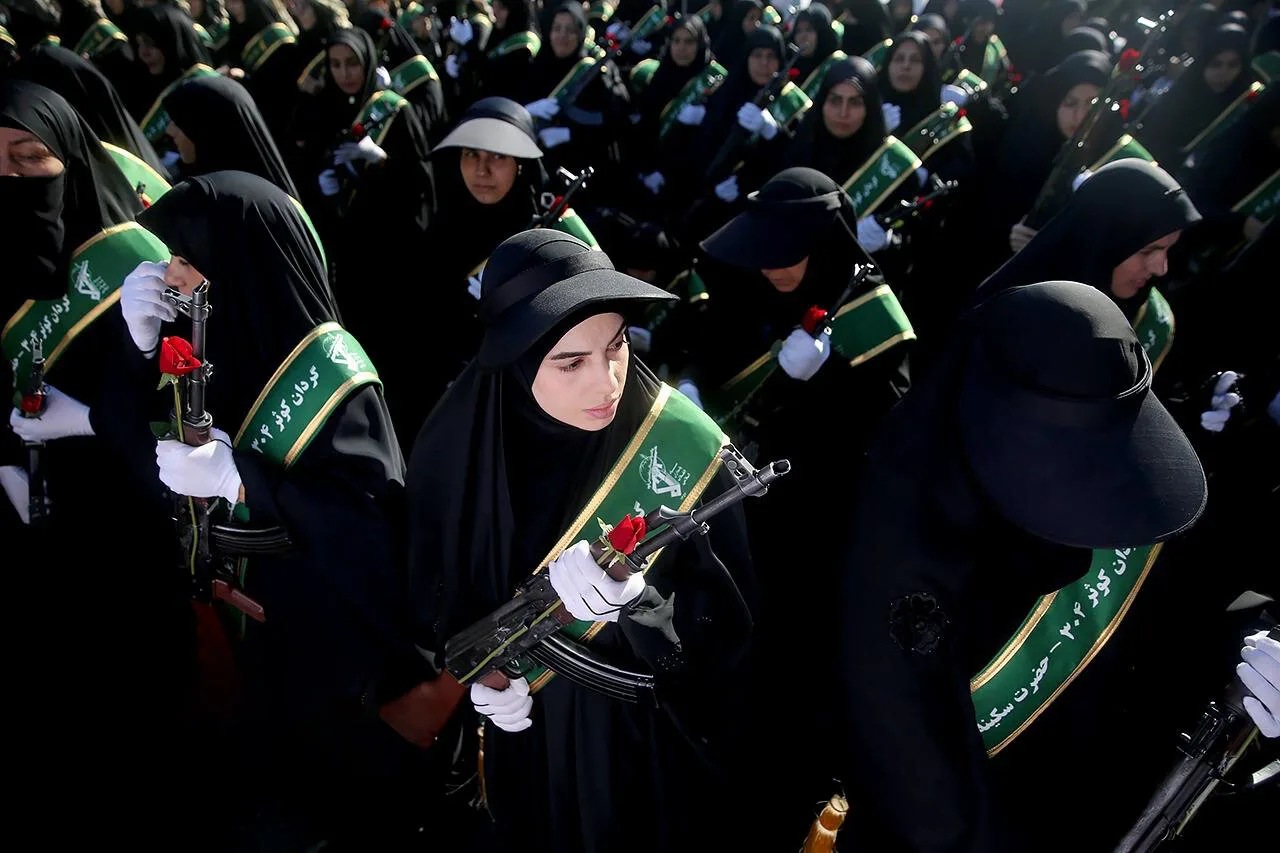 تمرين ۳۱۳ هزار جانفدای ايران با فرمان سردار حسن حسن زاده آغاز شد