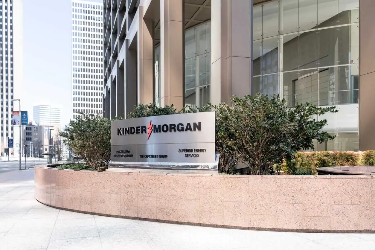 Kinder Morgan: آیا این شرکت در صدر رقبای خود ایستاده است؟