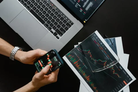 رشد انفجاری درآمدهای Robinhood: آیا این روند پایدار خواهد ماند؟