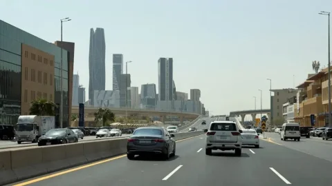 موسسات مالی جهانی دورکاری را در عربستان آغاز کردند