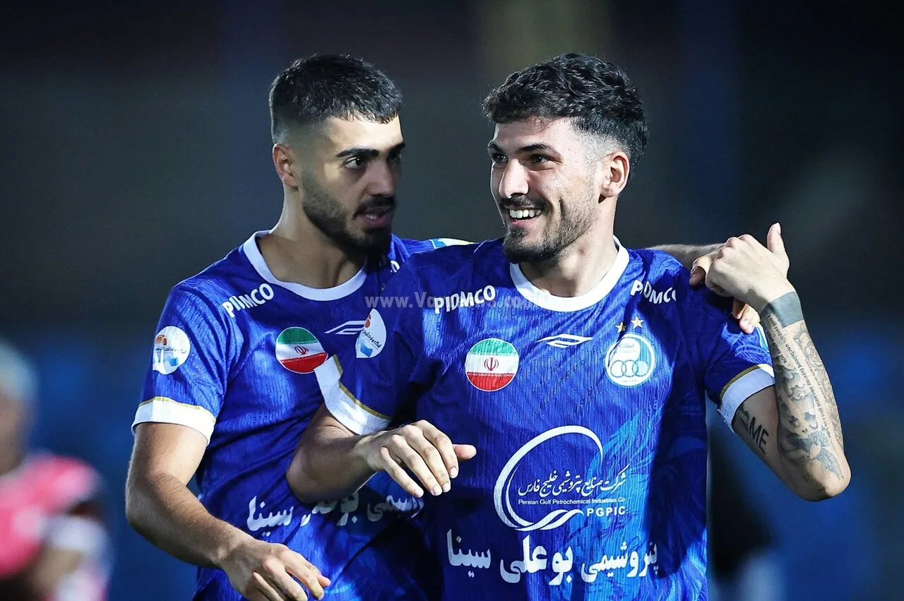 عذرخواهی اسماعیل قلی‌زاده از مهدی رحمتی پس از شادی گل جنجالی