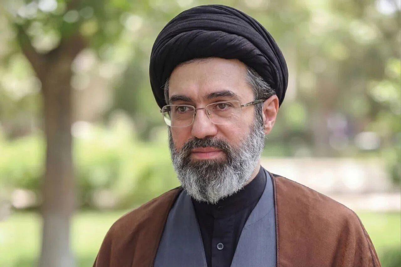 آیت‌الله سیدمجتبی خامنه‌ای قهرمانی تیم امید کشتی آزاد را تبریک گفت