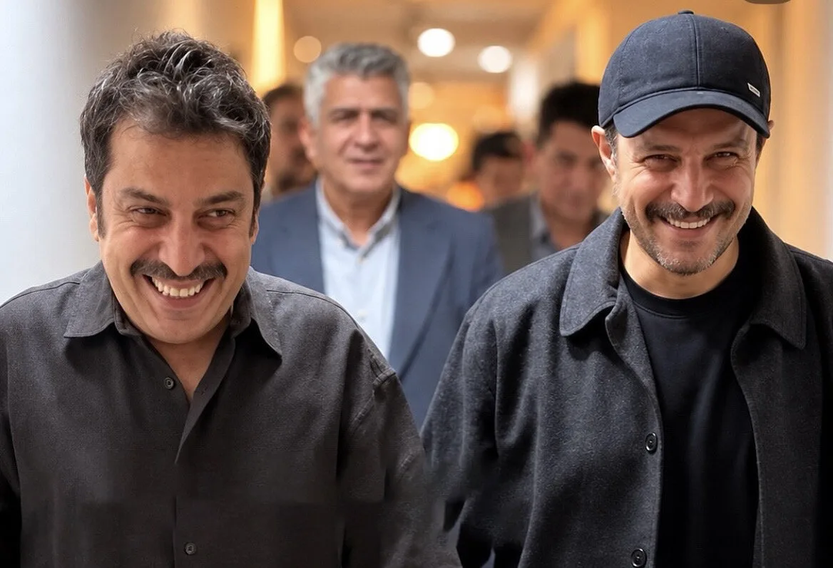 لحظات صمیمانه جواد عزتی و عباس جمشیدی‌فر در اکران مردمی فیلم «بورسیه»