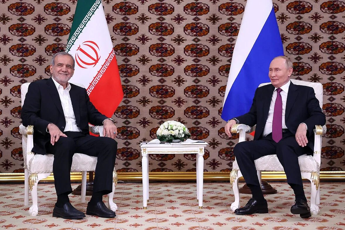 دیدار مسعود پزشکیان و ولادیمیر پوتین در ترکمنستان