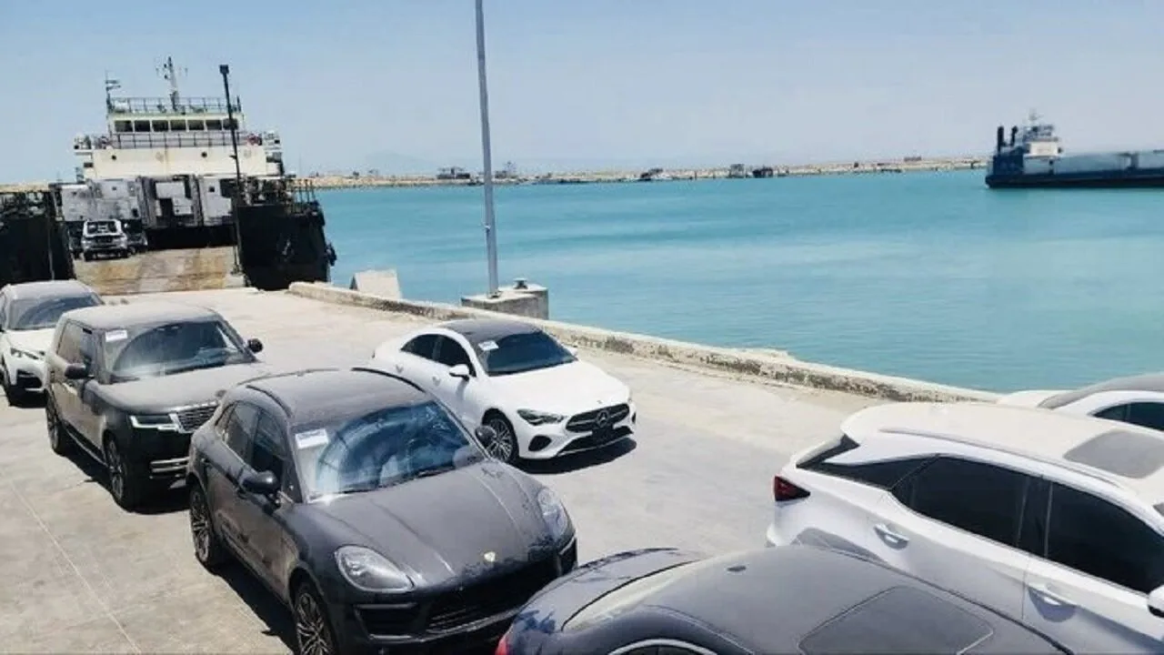 توقف تخصیص ارز به واردات خودروهای لوکس به دستور رئیس جمهور