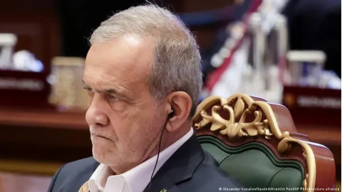 مسعود پزشکیان: گفت‌وگو با آمریکا ادامه دارد و فرار نمی‌کنیم
