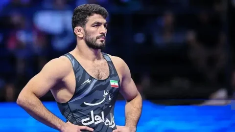 حسن یزدانی در وزن ۹۷ کیلوگرم با پیروزی ۱۱ بر صفر آغاز کرد
