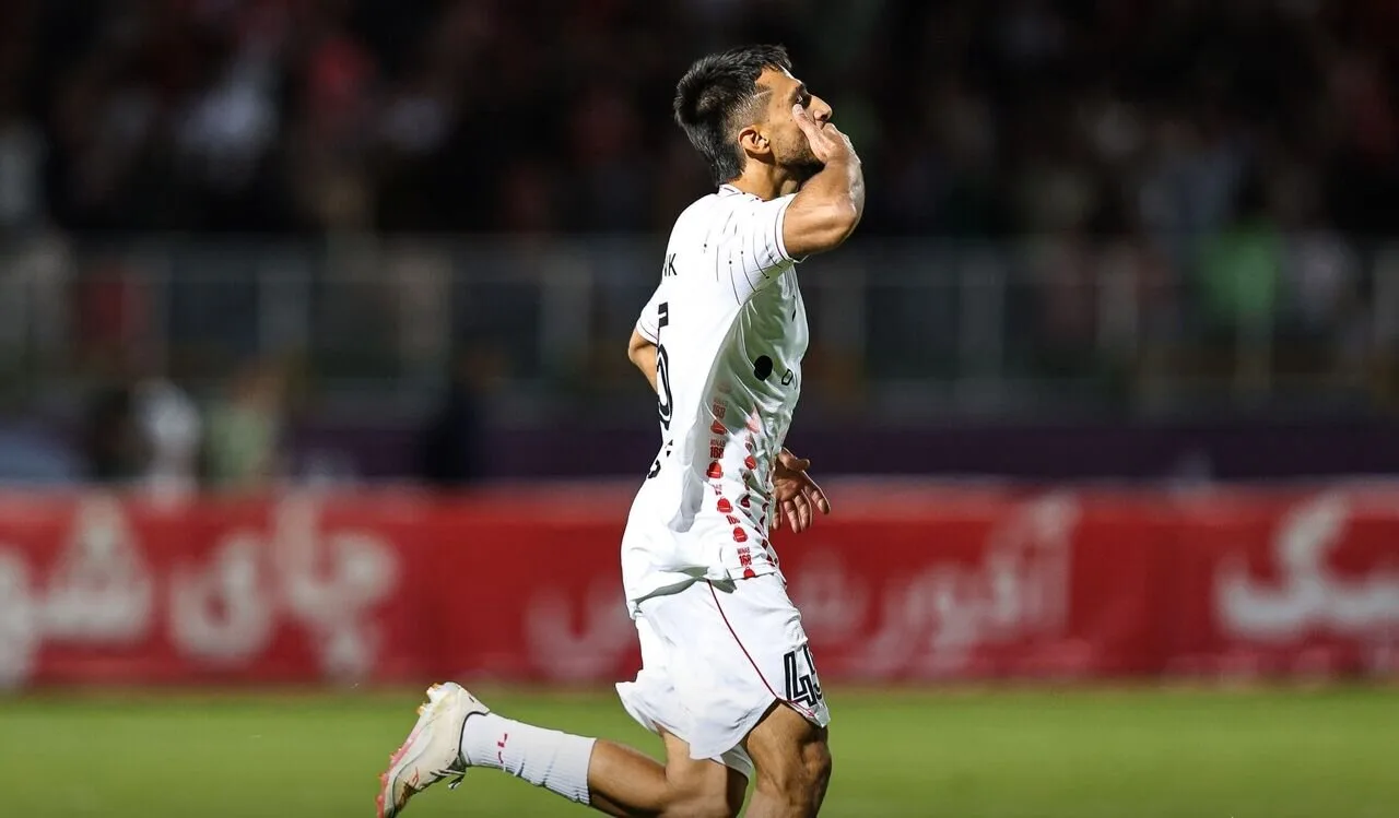 محمدحسین صادقی با ۶ دقیقه بازی، ستاره پرسپولیس شد