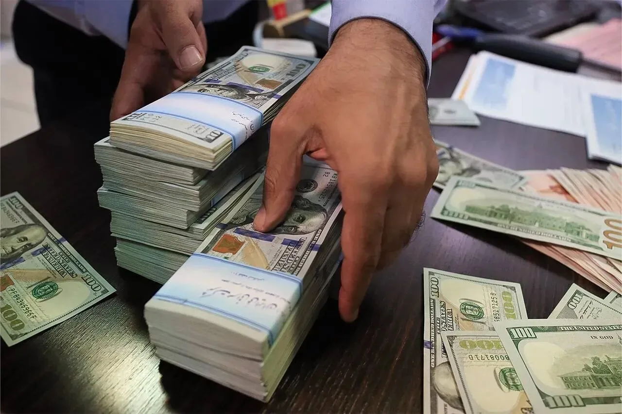 افزایش قیمت دلار به ۲۶۸ هزار تومان در بازار آزاد